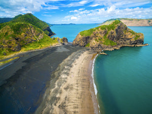 Auckland One Day Tour winery and black sand beaches